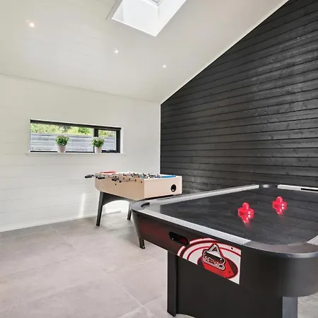 7 Bedroom Lovely In Holiday home