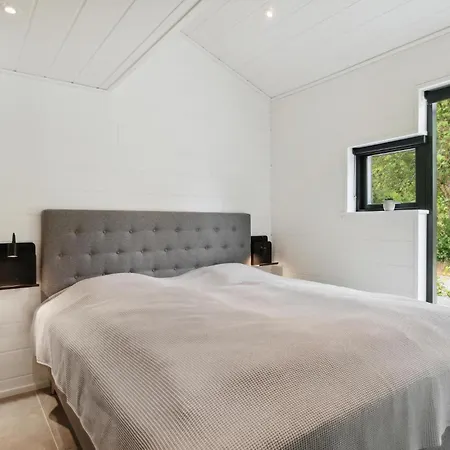 7 Bedroom Lovely In Holiday home