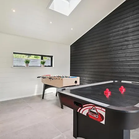7 Bedroom Lovely In